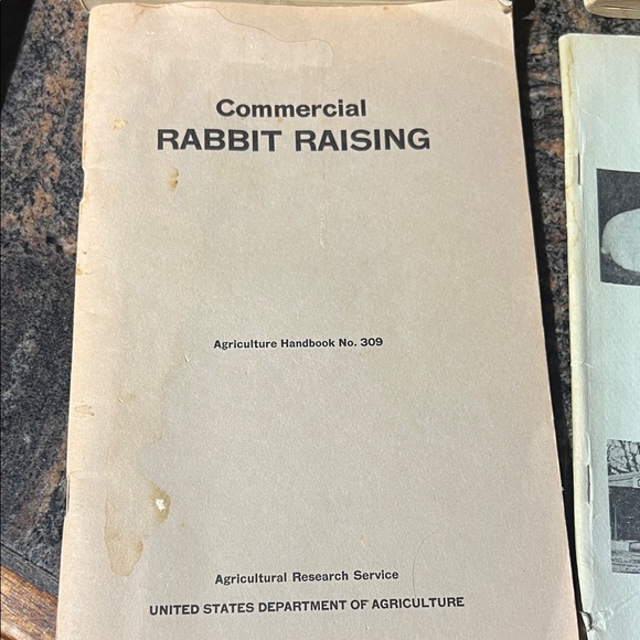 Vintage Rabbitry Book Collection - Picture 4 of 11